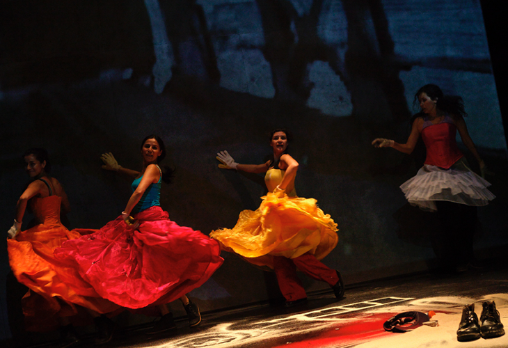 Teatro Linea de Sombra, Amarillo